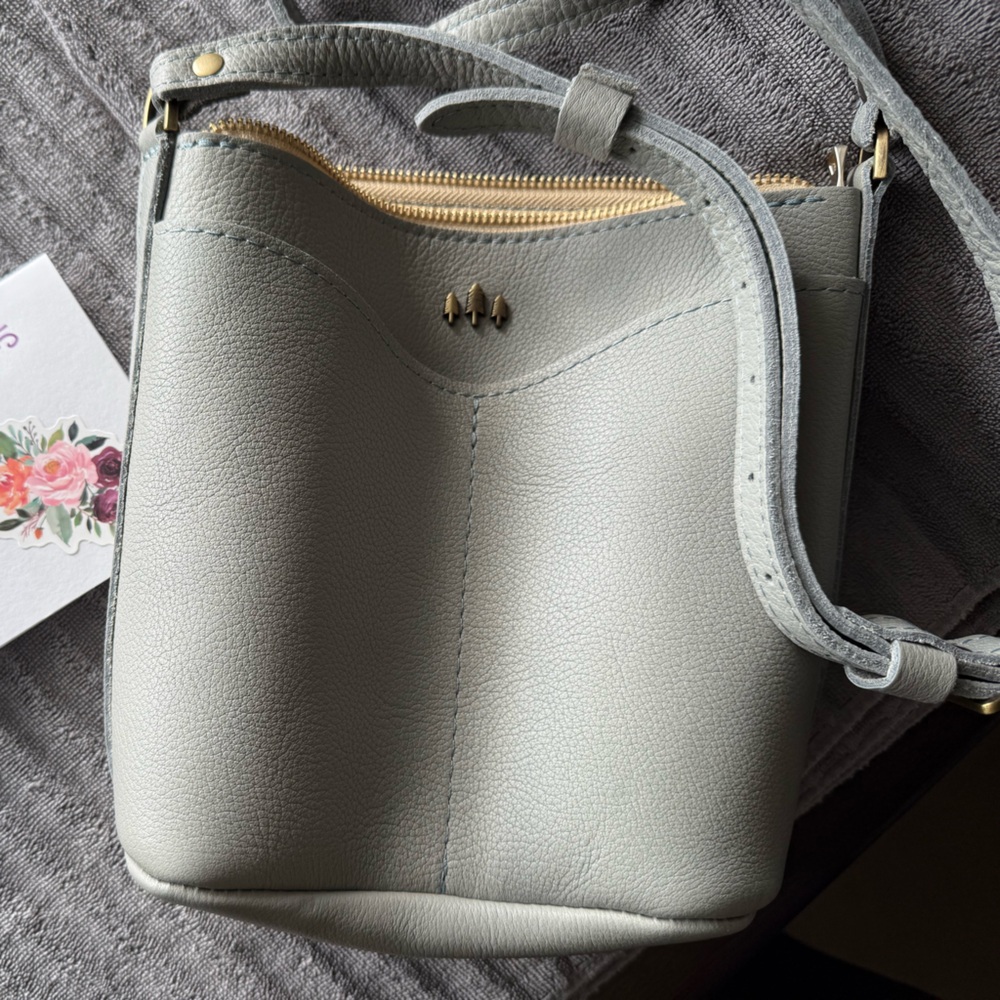 Portland Leather Nimbus Cypress Bag